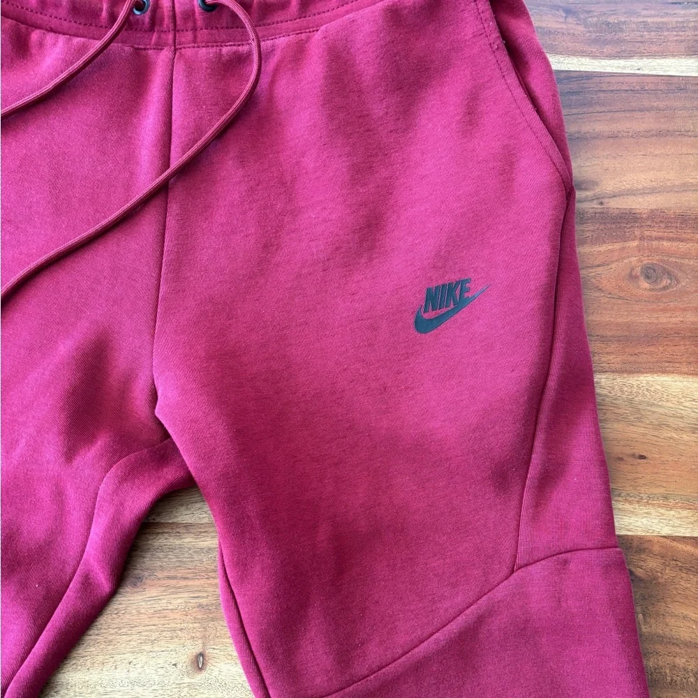 Nike Sportswear Tech Fleece Joggers - Team Red/Black - Men's Medium